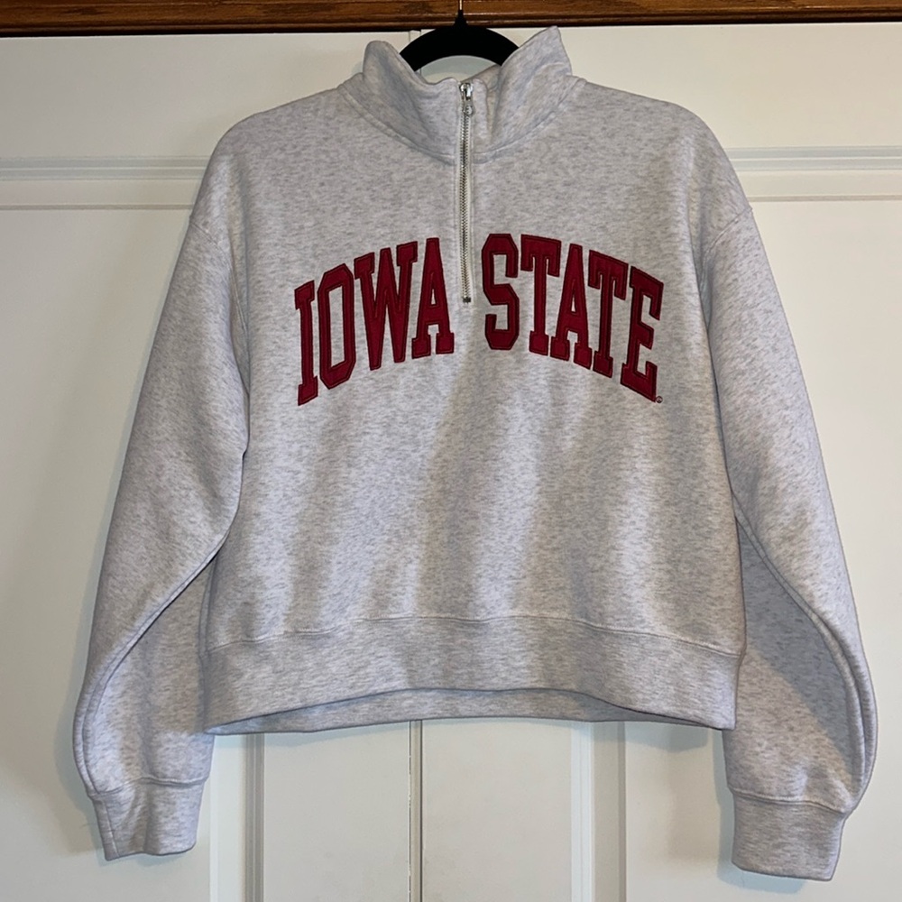 Women’s Iowa State University crop 1/4 zip sweatshirt